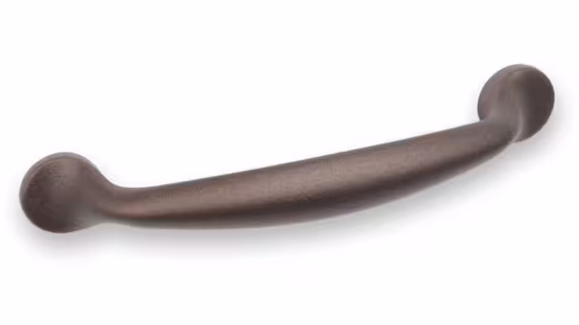 Griff Pfedelbach Metall - Braun Marone Pulverbeschichtung - 125 mm lang vor weißem Hintergrund