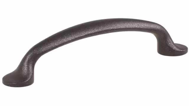 Griff Pfedelbach Metall - Graphit Marone Pulverbeschichtung - 125 mm lang vor weißem Hintergrund