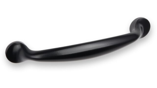 Griff Pfedelbach Metall - Schwarz seidenmatt Pulverbeschichtung - 125 mm lang vor weißem Hintergrund