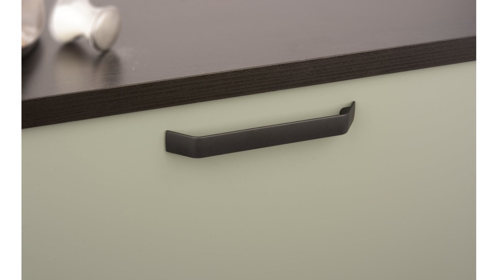 Griff Timmendorfer Strand Metall - Schwarz matt Pulverbeschichtung - 181 mm lang  vor weißem Hintergrund