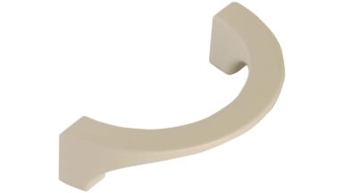 Griff Weilmünsterarktflecken Metall - Beige matt Pulverbeschichtung - 74 mm lang vor weißem Hintergrund