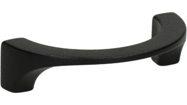 Griff Weilmünsterarktflecken Metall - Schwarz Struktur Pulverbeschichtung - 74 mm lang vor weißem Hintergrund