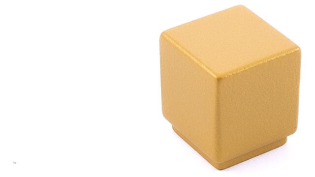 Knopf Kabelsketal Metall - Gold matt Pulverbeschichtung - 20 mm lang vor weißem Hintergrund