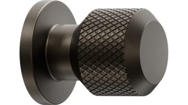 Knopf MANOR-ROUND Zink - Mattbronze - 30 mm lang vor weißem Hintergrund