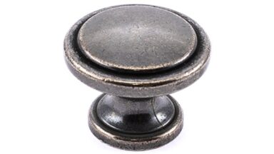 Knopf Nittendorf Metall - Antik Nickel - 30 mm lang vor weißem Hintergrund