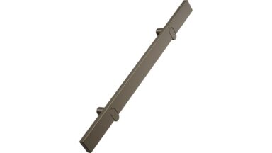 Griff REEV Aluminium - Mattbronze - 280 mm lang vor weißem Hintergrund