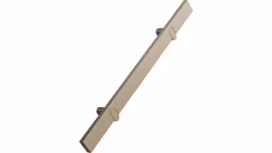 Griff REEV Aluminium - Mattiertes Messing - 280 mm lang vor weißem Hintergrund