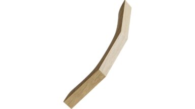 Griff RIALTO Eiche FSC 100% - Klar lackiert - 205 mm lang vor weißem Hintergrund