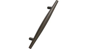 Griff TIDE Eiche FSC 100% - Dunkelbraun - 240 mm lang  vor weißem Hintergrund