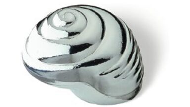 Knopf Springe Zinkdruckguß - chrom glänzend - 47 mm lang vor weißem Hintergrund