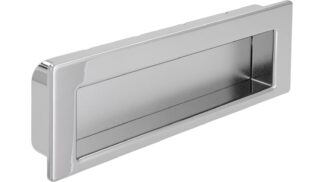 Griff Worpswede Stahl chrom glänzend - 146 mm lang vor weißem Hintergrund