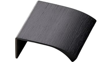 Griffleiste EDGE-Straight Aluminium - Gebürstet matt schwarz - 40 mm lang vor weißem Hintergrund