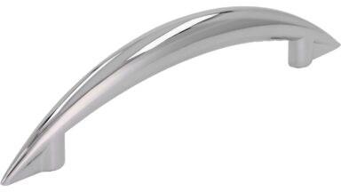 Griff Herzogenrath Druckguss chrom glänzend - 130 mm lang vor weißem Hintergrund