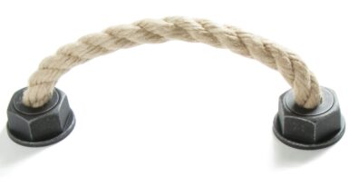 Griff Rope Kunststoff - grau-silber, Schnur - beige - 165 mm lang vor weißem Hintergrund