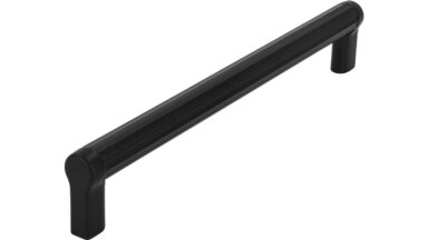 Griff Ruppichteroth Druckguss schwarz matt pulverbeschichtet - 174 mm lang vor weißem Hintergrund