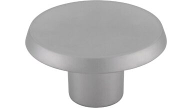 Knopf Pinneberg Druckguss chrom matt - 37 mm lang  vor weißem Hintergrund